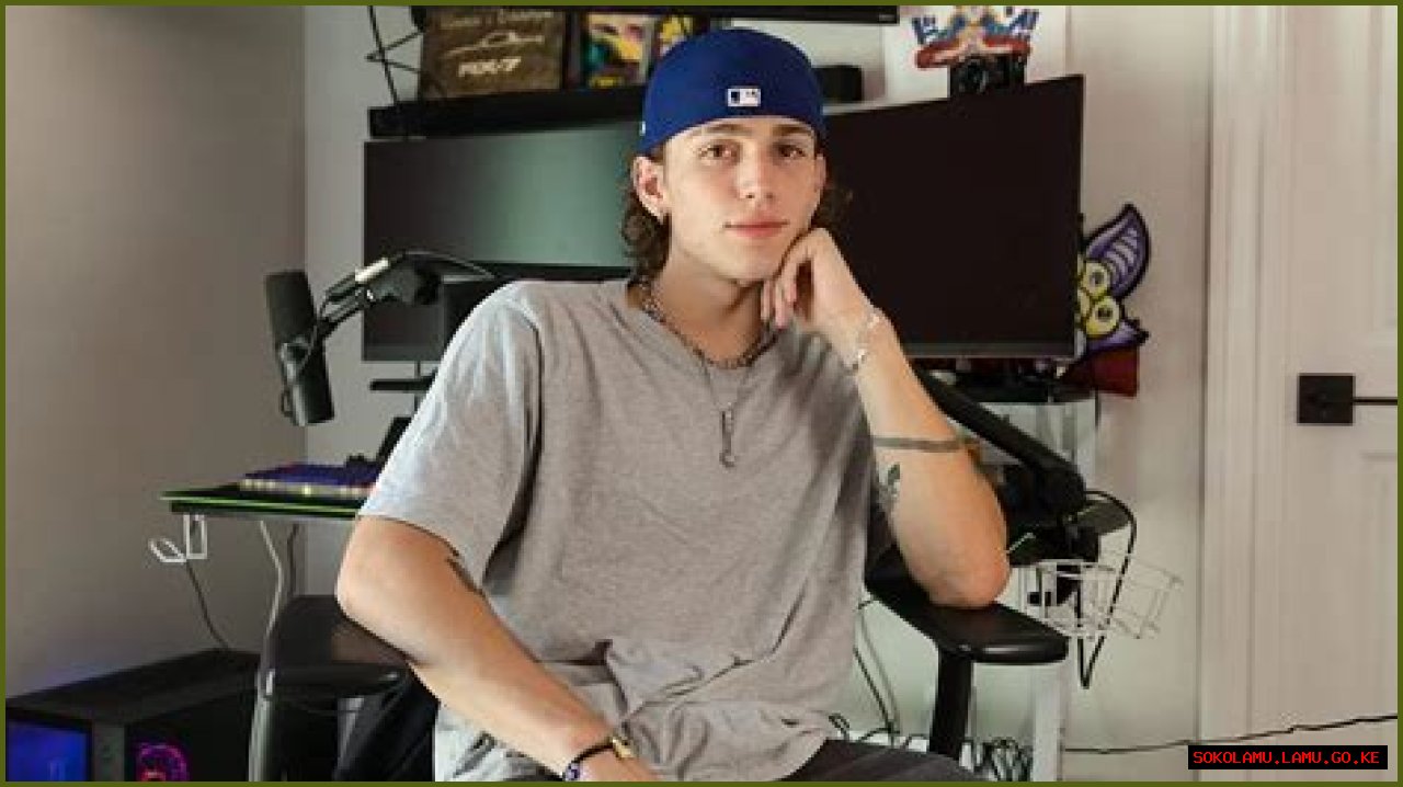 12 Mind-blowing Facts About Vinnie Hacker