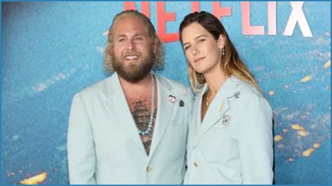 Surfer Is Sarah Brady Pregnant? Husband Kids And Family